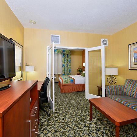 Best Western Plus Fresno Inn מראה חיצוני תמונה
