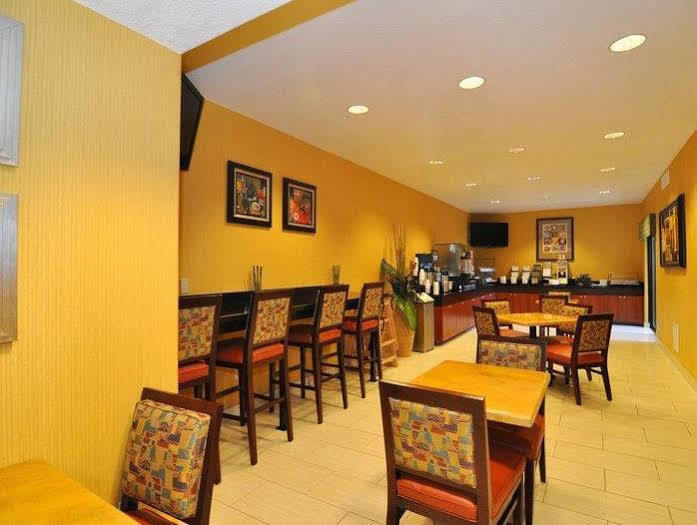 Best Western Plus Fresno Inn מראה חיצוני תמונה